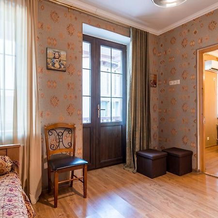 Hotel At Gomi 19 Тбилиси Экстерьер фото