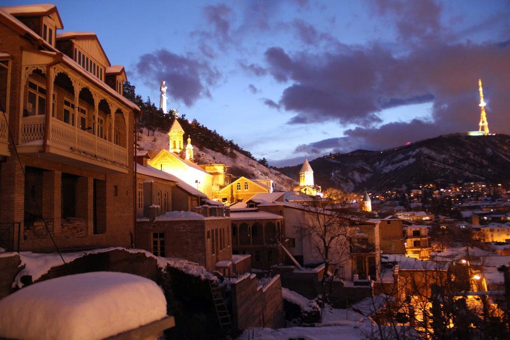 Hotel At Gomi 19 Тбилиси Экстерьер фото