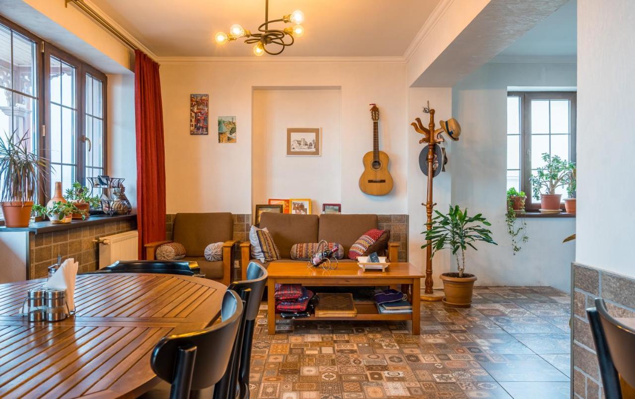 Hotel At Gomi 19 Тбилиси Экстерьер фото