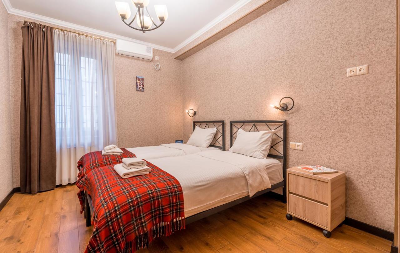 Hotel At Gomi 19 Тбилиси Экстерьер фото